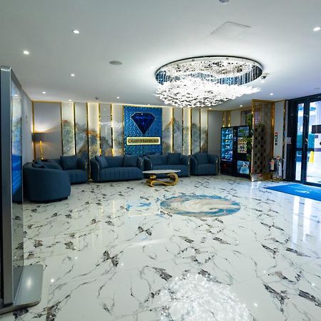 Grand Sapphire Hotel & Banqueting Croydon Exterior foto
